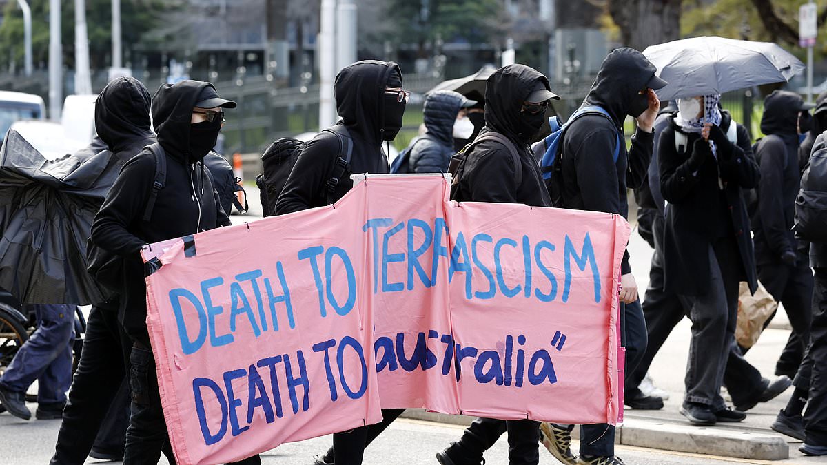 alert-–-pro-trans-activists-clash-with-police-at-explosive-women’s-rights-protest
