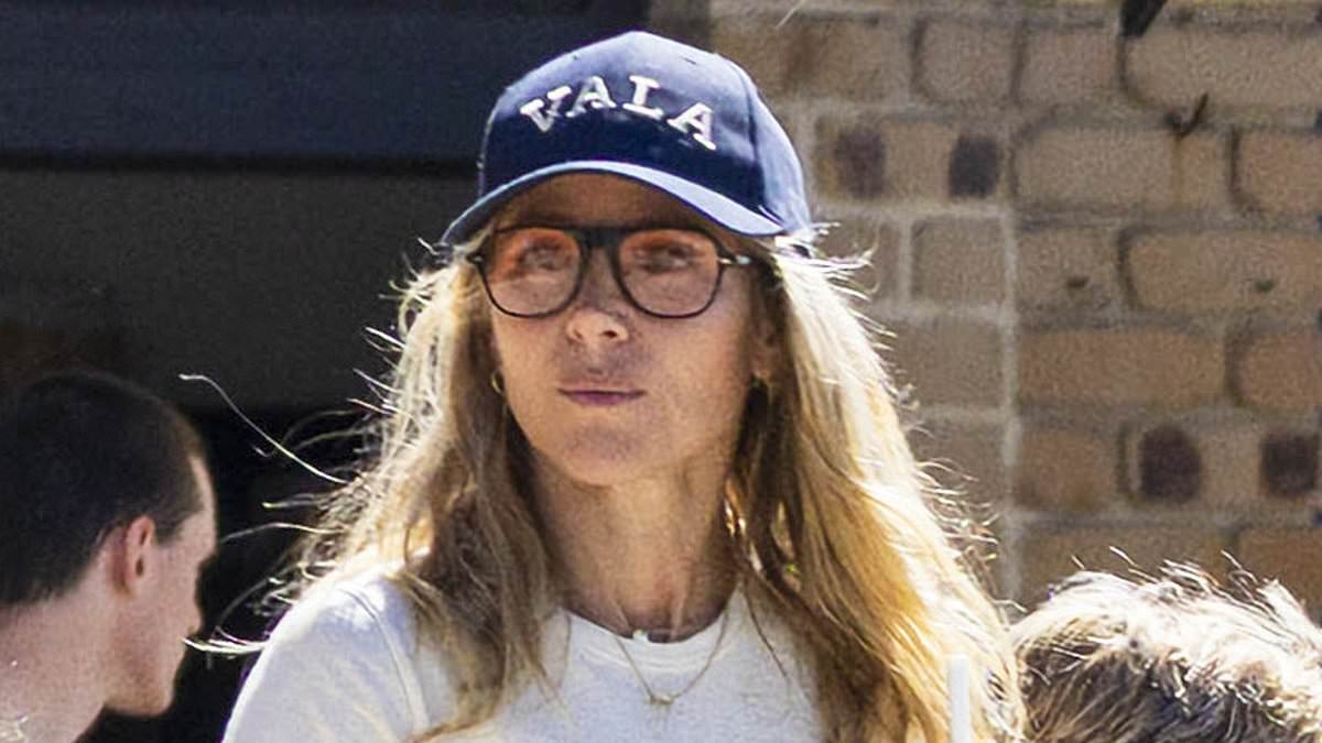 alert-–-elsa-pataky-looks-chic-on-a-smoothie-run-near byron-bay-while-husband-chris-hemsworth-parties-with-his-a-list-pals-in-europe-–-as-the-couple-spend-weeks-apart
