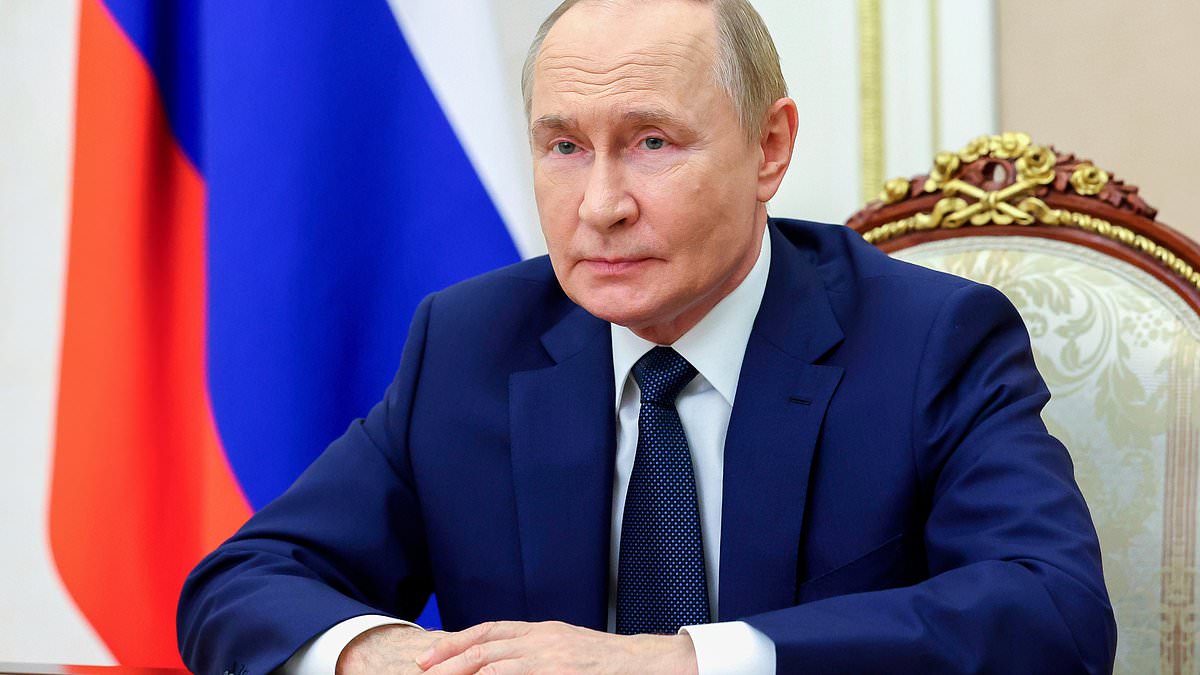 alert-–-is-this-the-hot-mic-moment-that-gives-away-what-really-happened-at-white-house-summit?-fears-putin-will-pull-out-of-ukraine-talks-as-trump-commits-to-us-security-guarantees 