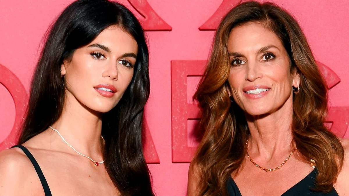 alert-–-kaia-gerber-looks-like-mom-cindy-crawford’s-twin-in-new-photo-as-she-promotes-latest-project
