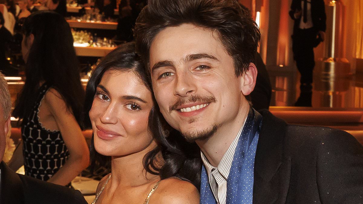 alert-–-timothee-chalamet-spoiled-kylie-jenner-with-‘meaningful-gestures’-while-forced-apart-on-her-birthday