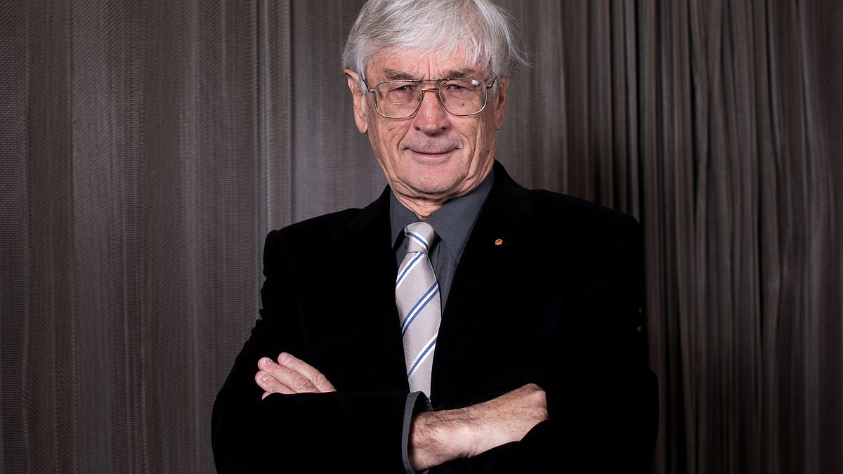 alert-–-dick-smith’s-urgent-warning-to-australia-as-anthony-albanese’s-renewable-energy-rollout-continues