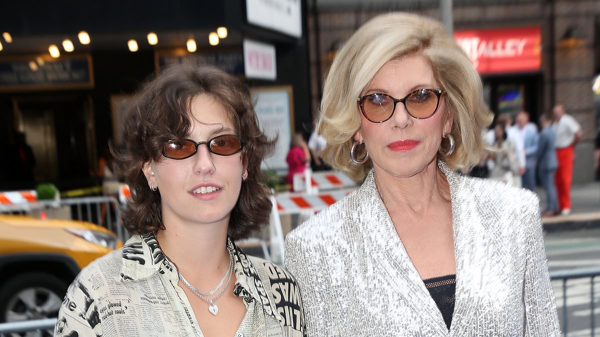 alert-–-gilded-age-star-christine-baranski,-73,-sparks-wild-dating-rumors-with-lesbian-pop-singer,-26