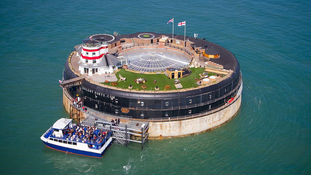 alert-–-historic-fort-featuring-23-bedrooms-and-a-helipad-which-once-featured-on-doctor-who-is-up-for-sale-for-1.5million