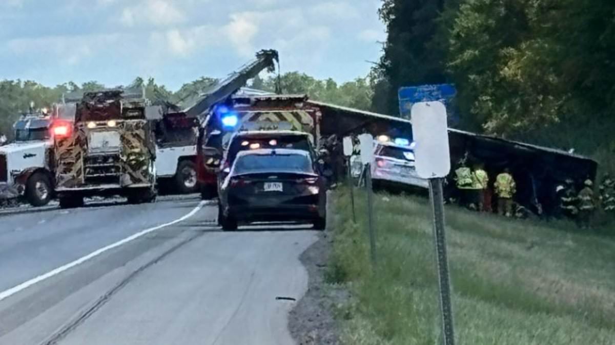 alert-–-multiple-fatalities-with-up-to-52-victims-after-tour-bus-overturns-in-upstate-new-york-and-ejects-passengers-onto-road