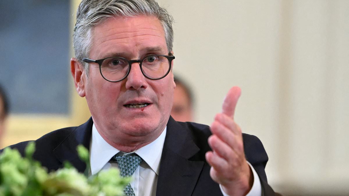 alert-–-nearly-half-of-voters-say-keir-starmer-should-axe-rachel-reeves-because-‘she-is-not-up-to-the-job’,-new-poll-finds 