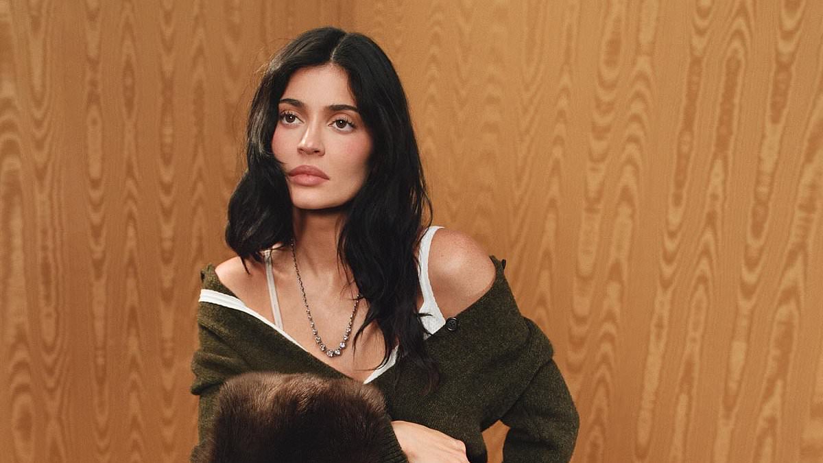 alert-–-kylie-jenner-roasted-after-reposting-snaps-from-her-most-hated-fashion-shoot
