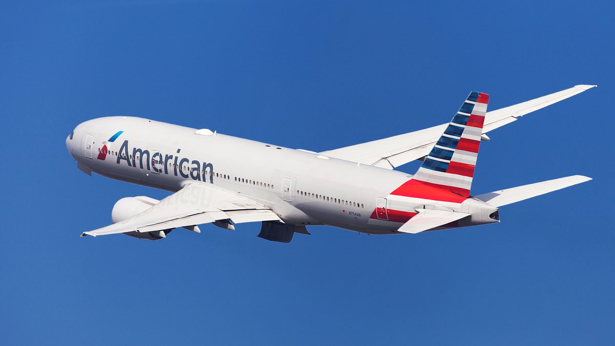 alert-–-panic-as-fire-breaks-out-in-cabin-of-packed-plane-in-the-middle-of-flight