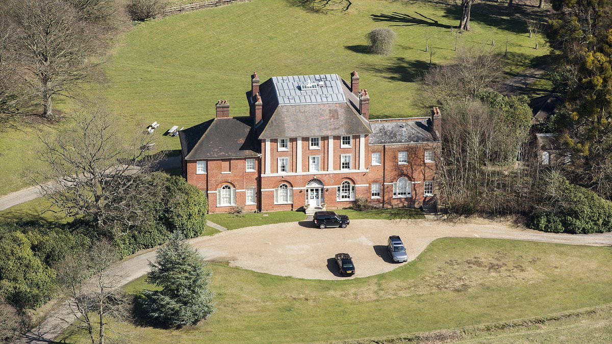 alert-–-the-dark-past-of-william-and-kate’s-‘forever-home’:-slavery-links,-an-equerry-who-blew-his-brains-out-and-a-royal-break-up…