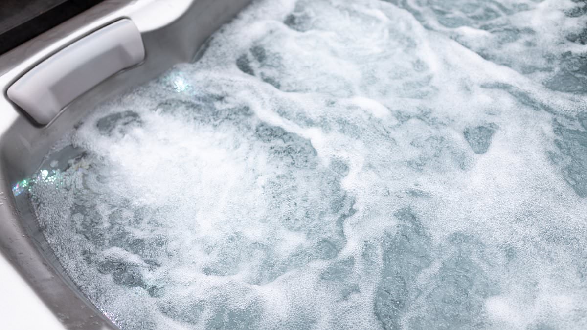 alert-–-horror-as-80-something-women-on-girls’-trip-get-stuck-in-hot-tub-that-started-cooking-them-alive