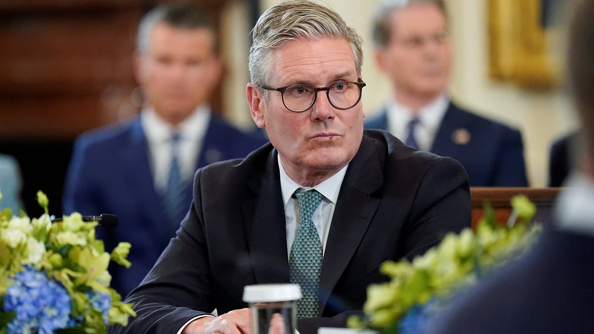 alert-–-pressure-grows-on-holidaying-keir-starmer-as-seven-in-10-voters-think-he’s-handling-asylum-hotel-issue-badly