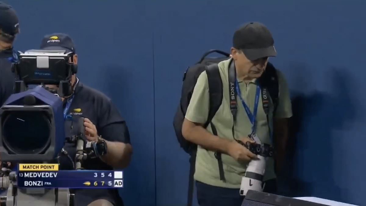 alert-–-us-open-photographer-who-sparked-7-minute-medvedev-meltdown-reveals-the-crucial-moment-they-couldn’t-show-on-tv…-as-he-calls-in-lawyers-over-‘lynching’