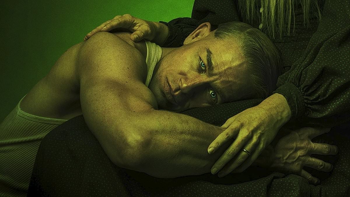 alert-–-charlie-hunnam-debuts-terrifying-transformation-into-murderer-ed-gein-for-latest-controversial-monster-series