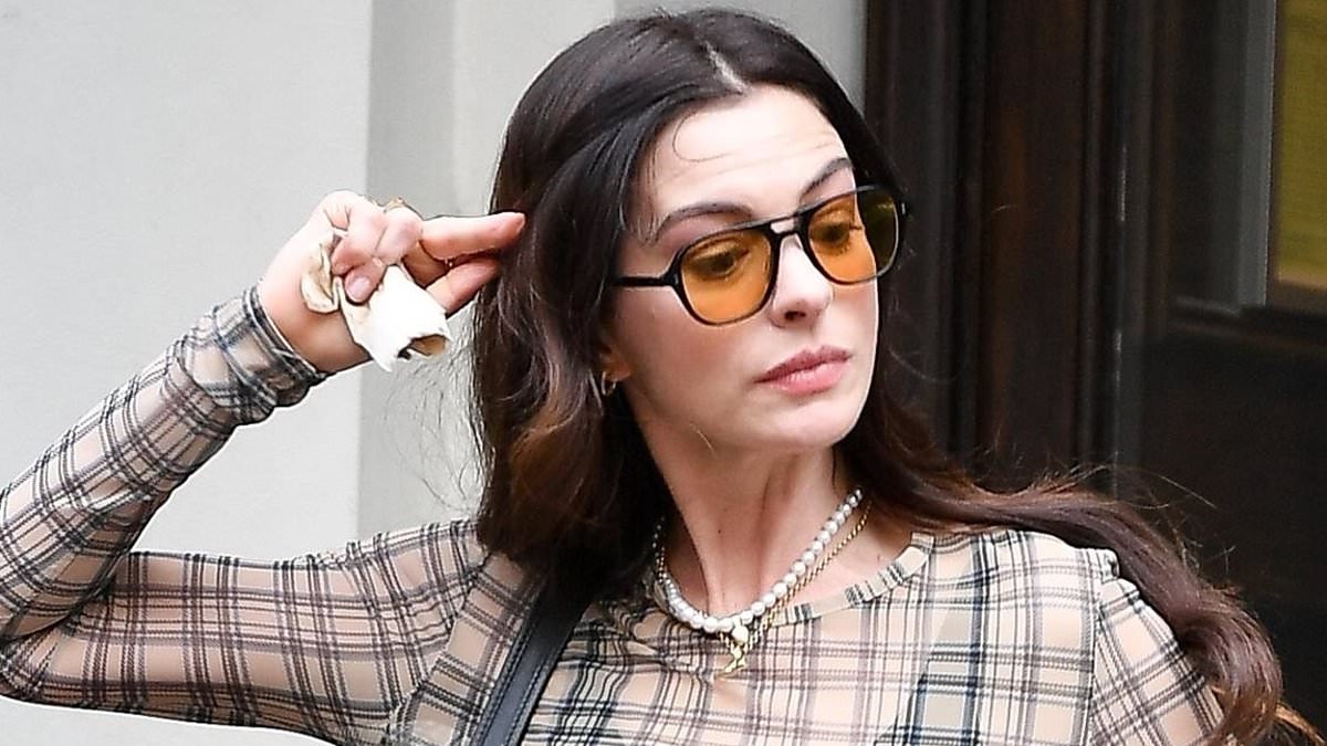 alert-–-anne-hathaway-suffers-epic-tumble-in-her-heels-while-filming-devil-wears-prada-sequel