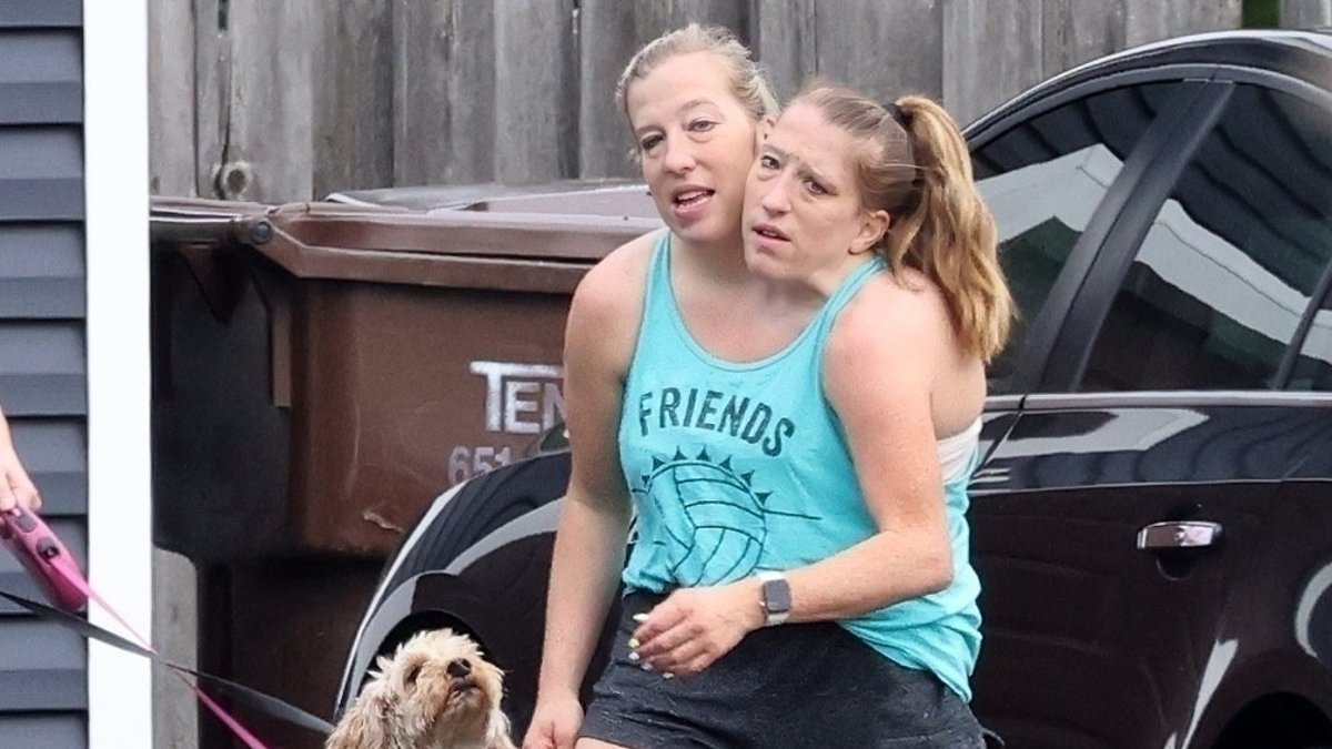 alert-–-conjoined-twins-abby-and-brittany-hensel-spotted-running-errands-with-husband-just-weeks-after-newborn-outing