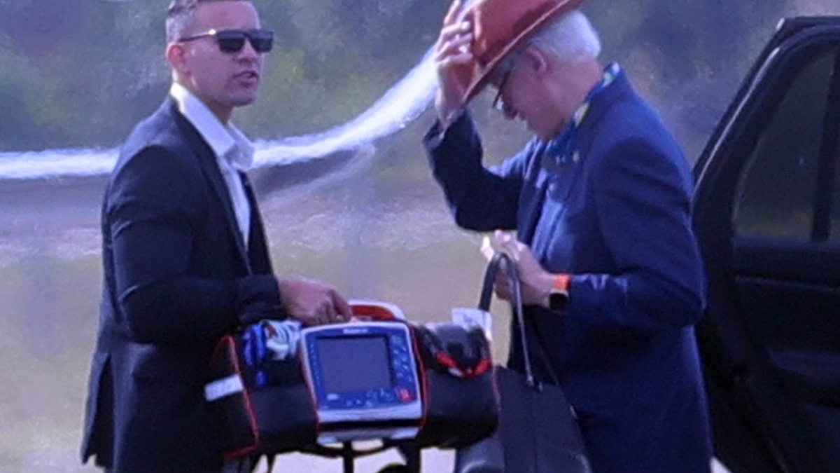 alert-–-frail-bill-clinton,-79,-sparks-health-fears-as-he-and-hillary-are-seen-leaving-hamptons-with-defibrillator