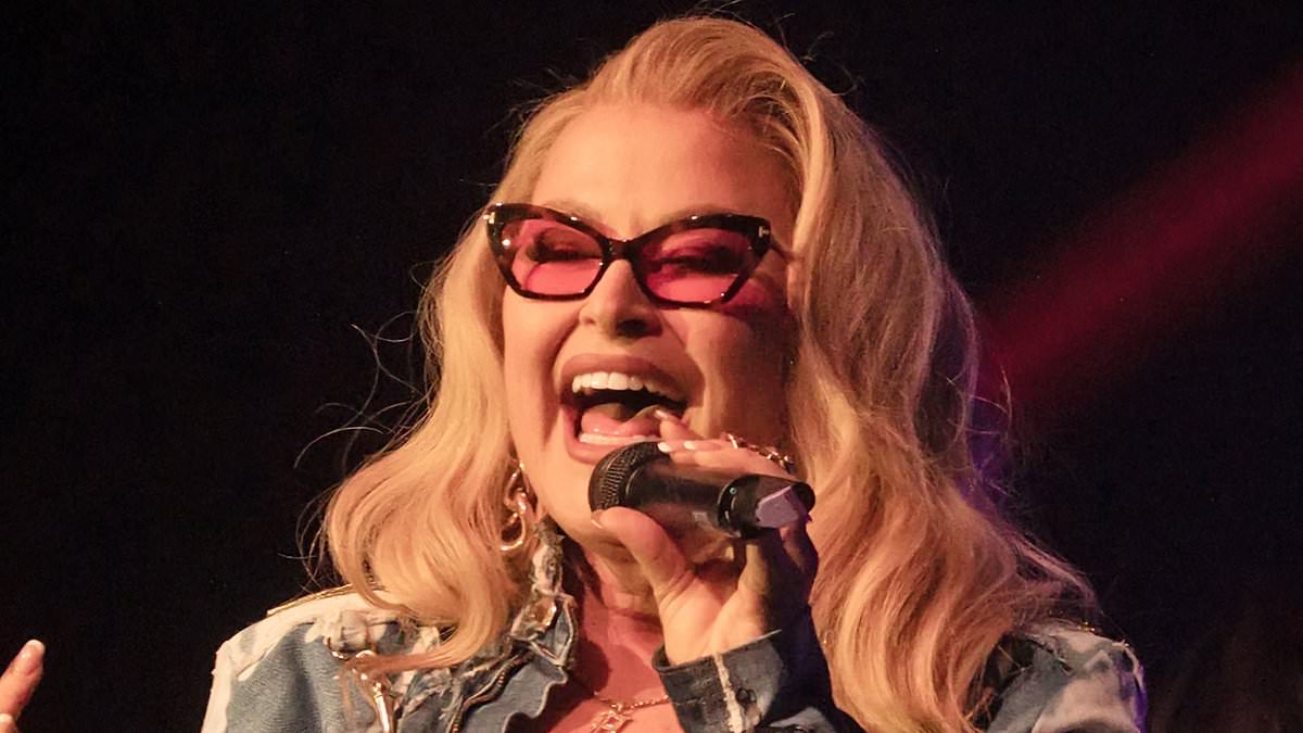 alert-–-pop-legend-anastacia,-56,-returns-with-huge-tour-across-uk-and-ireland-–-22-years-after-selling-out-wembley
