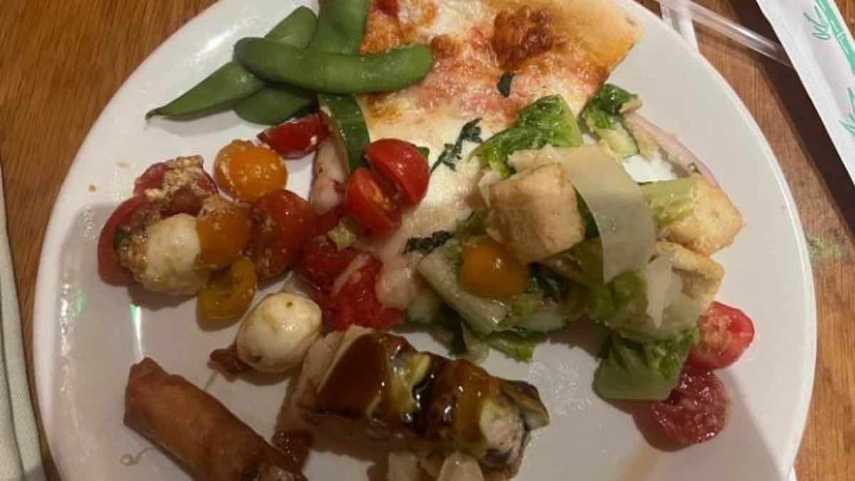 alert-–-dry-lobster,-fishy-sushi-and-sour-service-–-‘rip-off’-las-vegas’s-most-expensive-buffet-tells-you-everything-you-need-to-know-about-why-tourists-are-fleeing-in-droves
