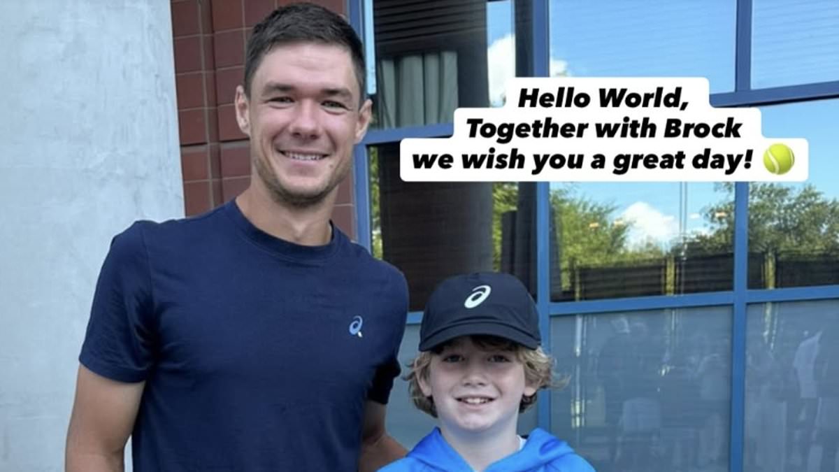 alert-–-young-us-open-tennis-fan-is-reunited-with-player-whose-cap-was-snatched-away-from-him-by-selfish-man-in-crowd