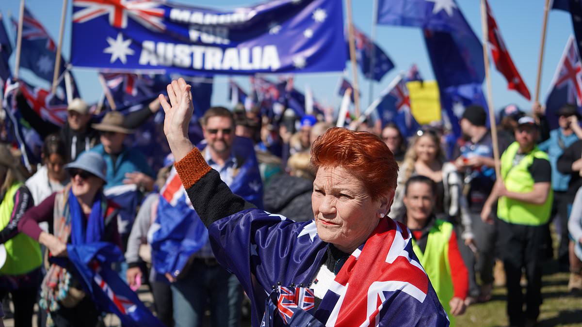 alert-–-pauline-hanson-gets-a-stern-warning-from-the-police: ‘why-should-we-be-shut-down’