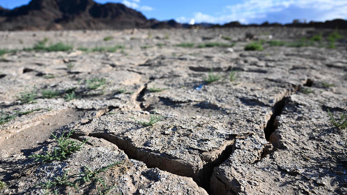 alert-–-crunch-time-looms-as-nevada’s-vital-water-source-lake-mead-nears-record-lows-in-historic-crisis-threatening-shortages-for-millions