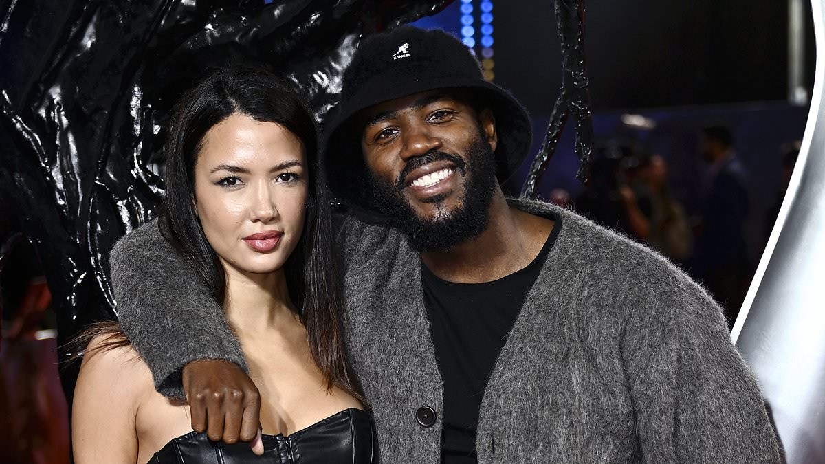 alert-–-mo-gilligan-is-engaged!-comedian-‘proposes-to-pregnant-girlfriend-taia-tulher’-just-weeks-after-his-‘secret-love-child’-with-model-ex-was-revealed