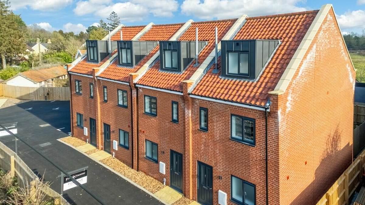 alert-–-small-boat,-big-house:-elon-musk-ridicules-starmer’s-britain-after-asylum-seekers-‘are-given-new-300k-new-build-homes-while-locals-battle-to-get-on-the-property-ladder’