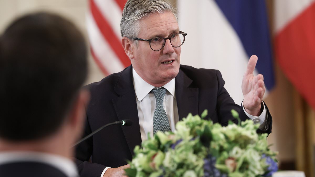 alert-–-starmer’s-‘tax-fanatic’-army:-pm’s-bid-to-rein-in-reeves-with-army-of-aides-in-desperate-no10-reshuffle-fuels-tax-hike-fears