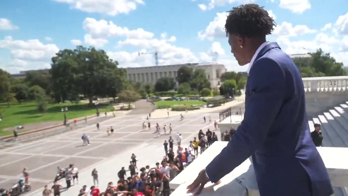 alert-–-youtube-megastar-ishowspeed’s-capitol-tour-with-democrat-turns-into-absolute-mob-scene