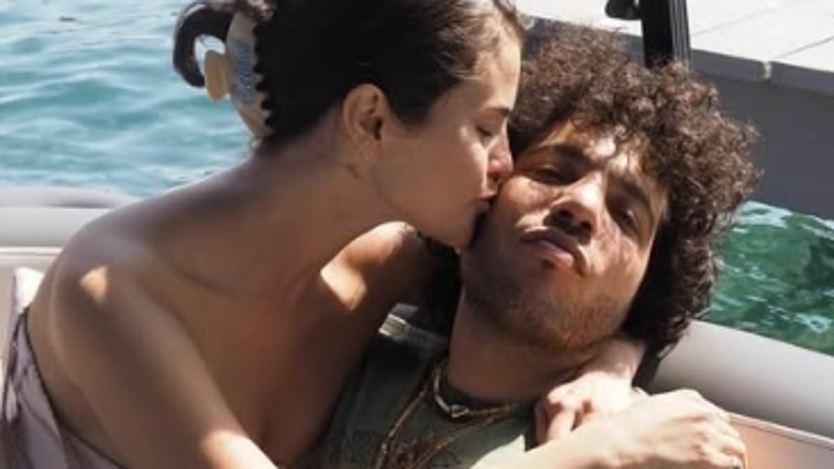 alert-–-selena-gomez-wows-in-skimpy-bikini-before-raunchy-boat-display-with-benny-blanco-during-pre-wedding-trip