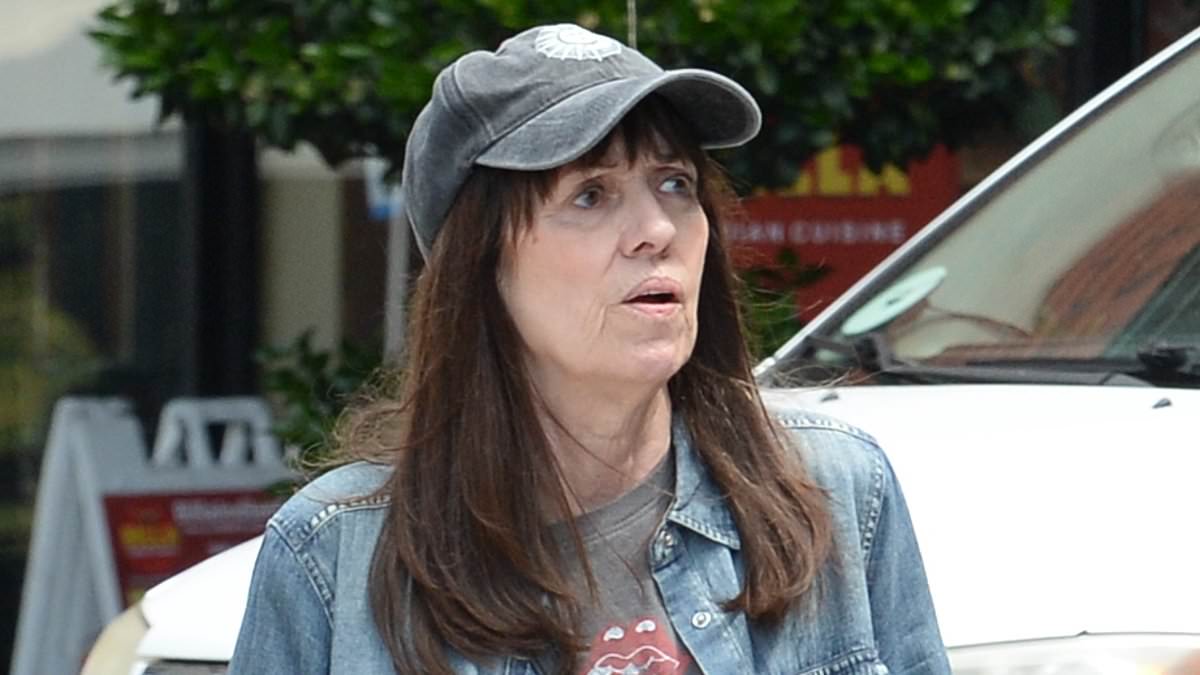 alert-–-iconic-70s-star-who-accused-famous-musician-father-of-incest-is-pictured-on-rare-outing-looking-unrecognizable